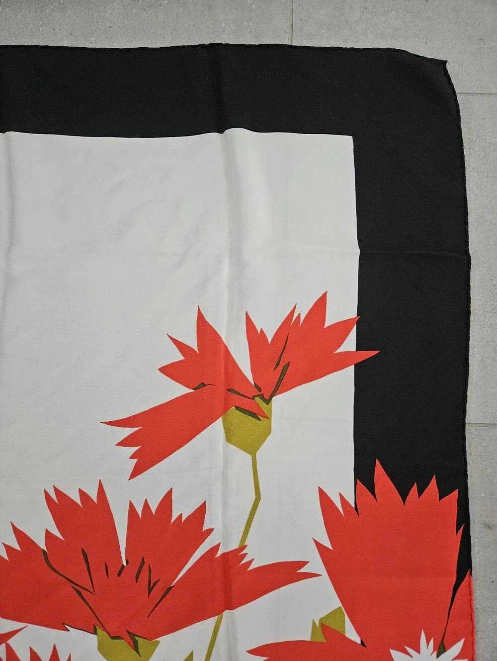 ❤️NINA RICCI Red and White Floral Silk Scarf made in Italy 32